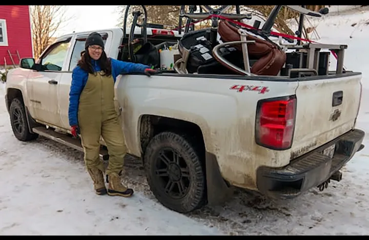 بانوی بازیافت؛ وقتی زباله‌های کنار خیابان طلا می‌شوند